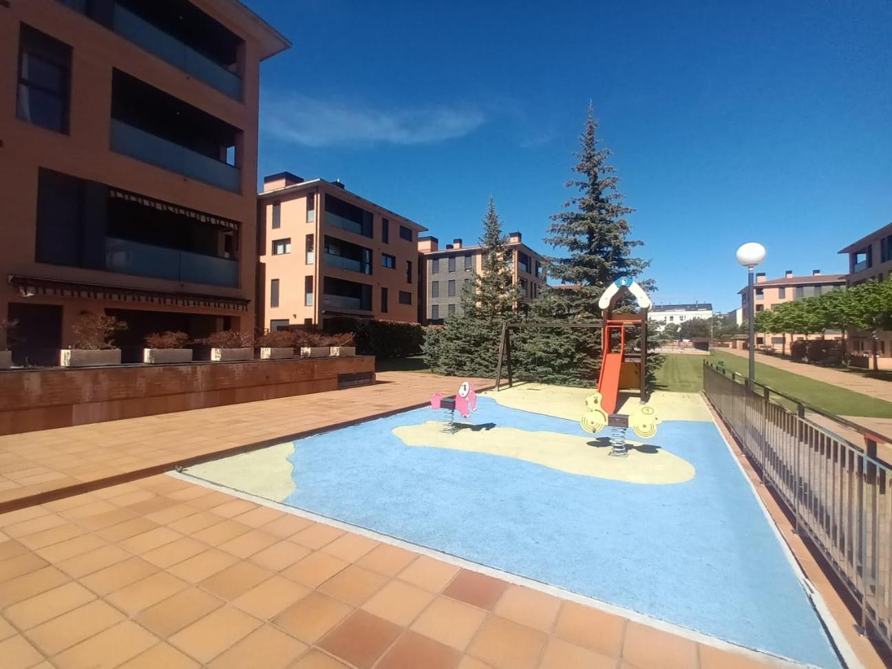 Camino Santiago Etxea Appartement Jaca Buitenkant foto