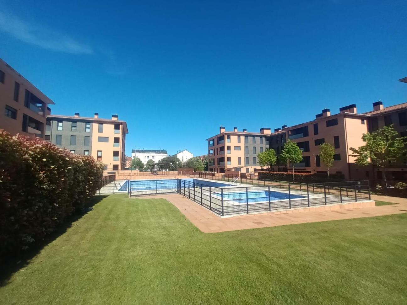 Camino Santiago Etxea Appartement Jaca Buitenkant foto